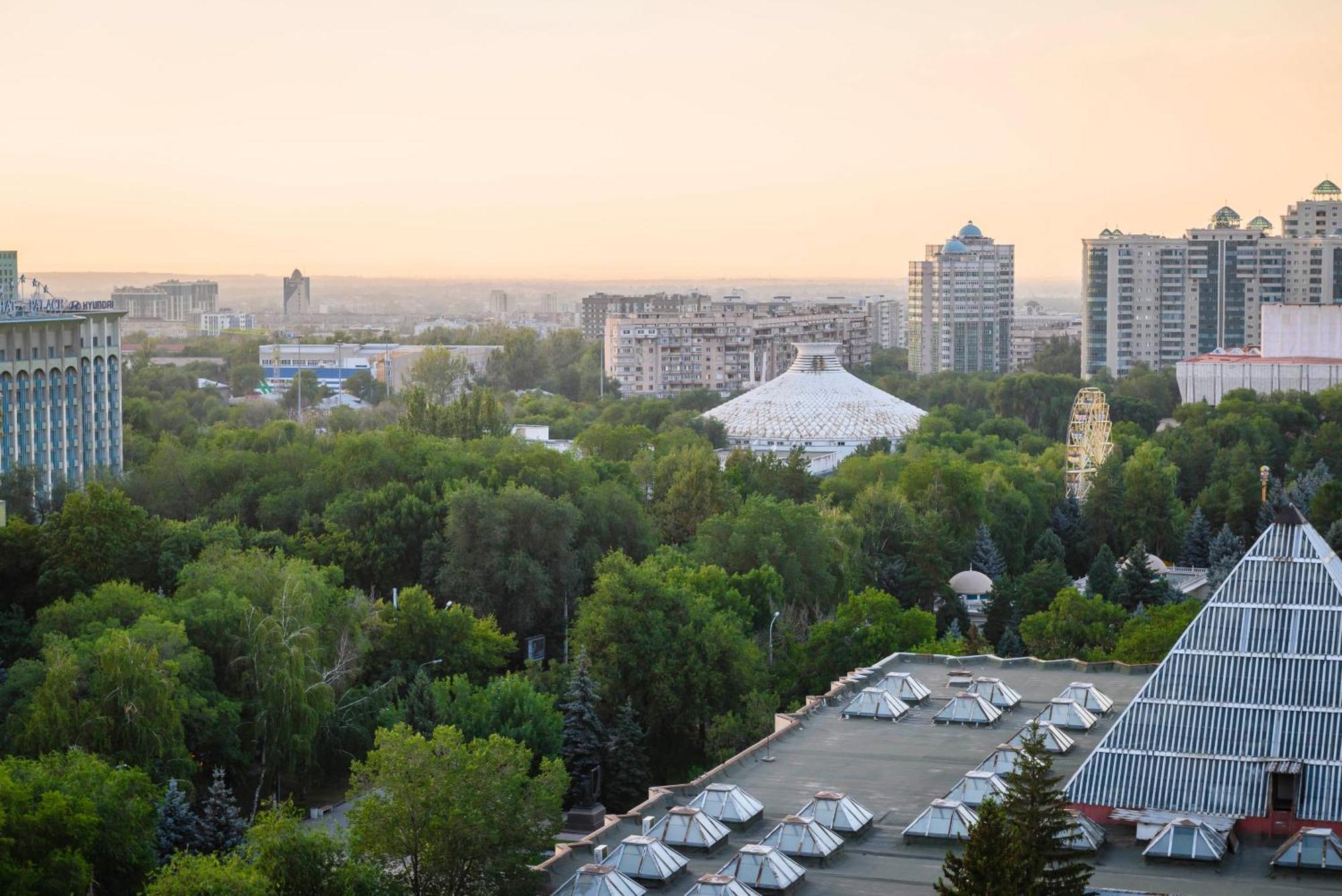 Бизнес И Отдых Almatý Exterior foto